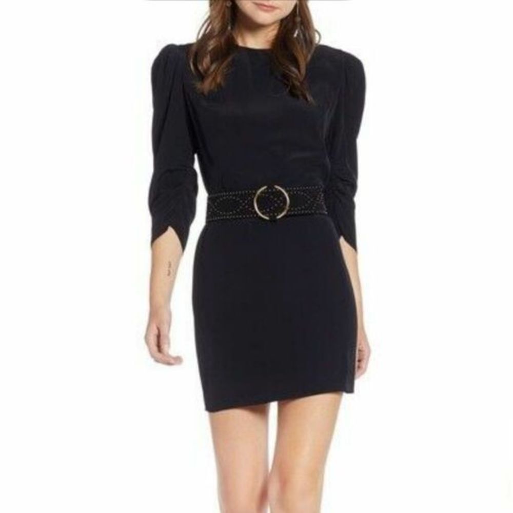 Something Navy‎